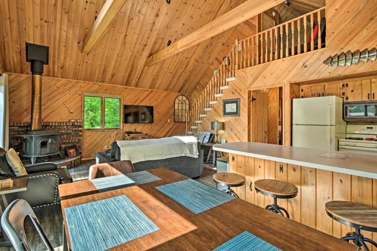 Riverfront Traverse City Cabin Fish, Kayak And Tube Ngoại thất bức ảnh