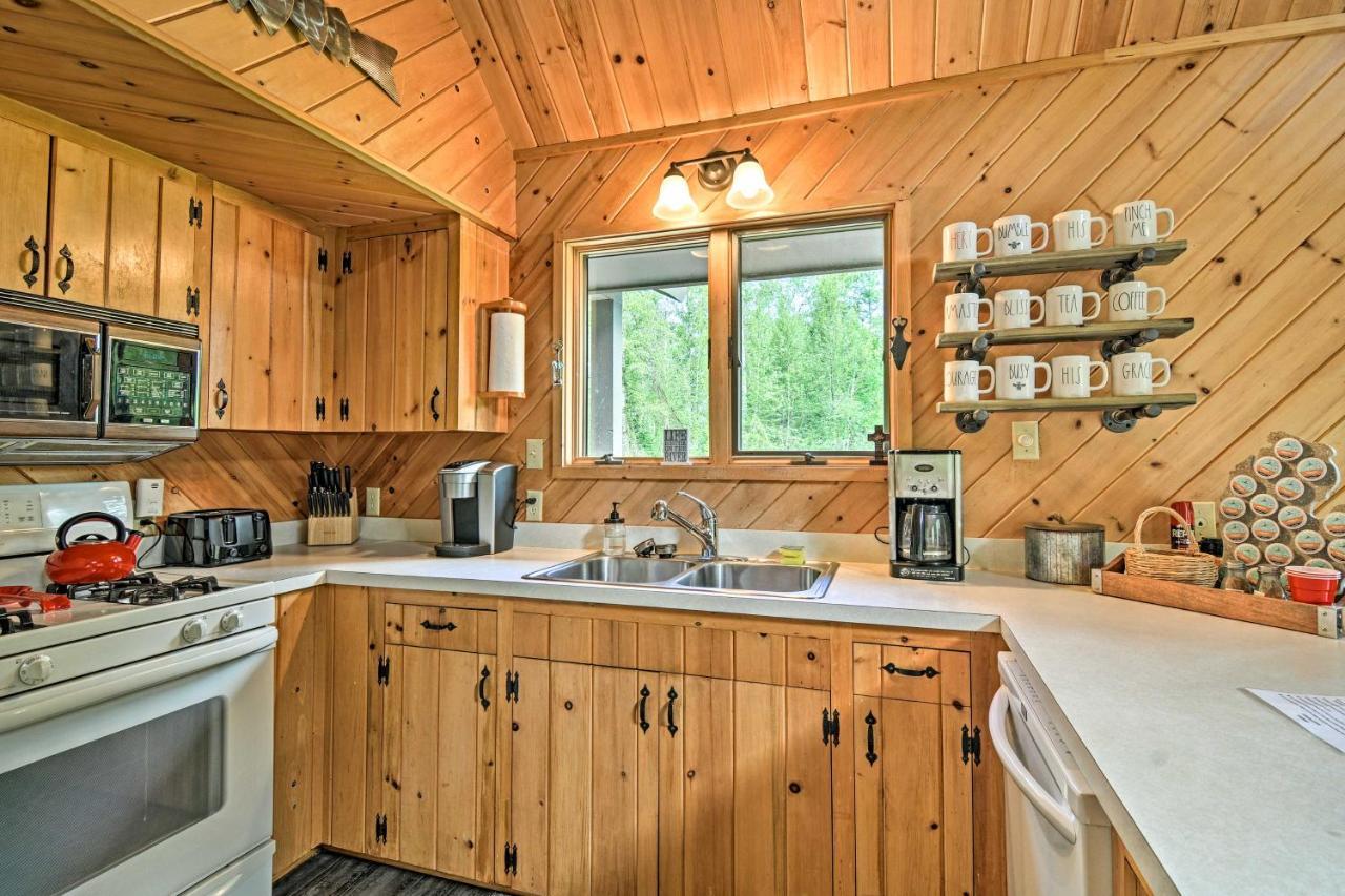 Riverfront Traverse City Cabin Fish, Kayak And Tube Ngoại thất bức ảnh