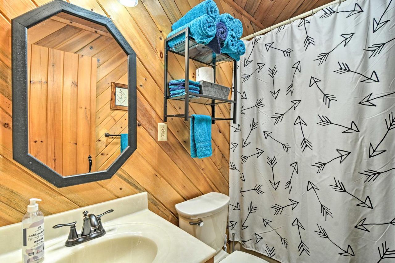 Riverfront Traverse City Cabin Fish, Kayak And Tube Ngoại thất bức ảnh