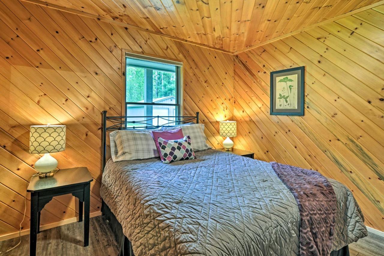 Riverfront Traverse City Cabin Fish, Kayak And Tube Ngoại thất bức ảnh