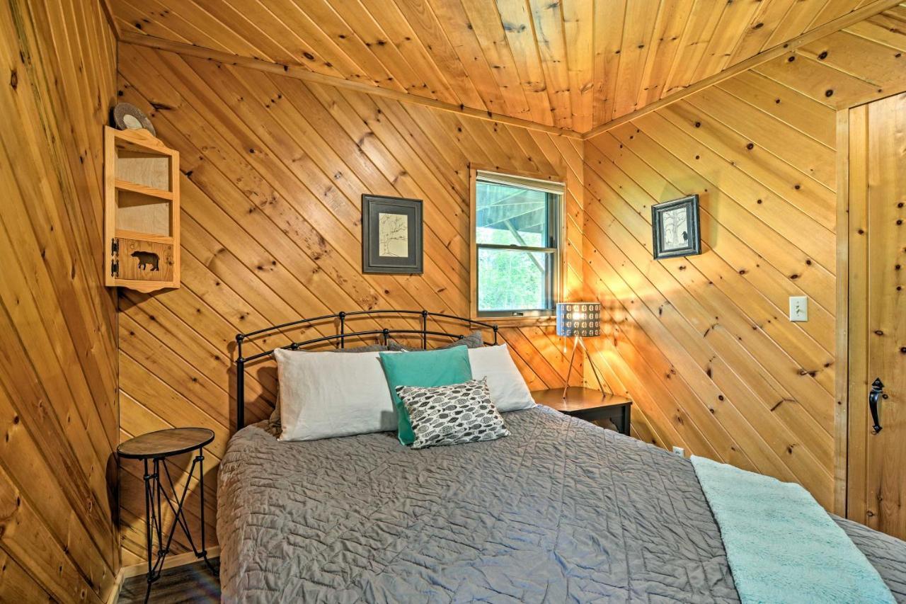 Riverfront Traverse City Cabin Fish, Kayak And Tube Ngoại thất bức ảnh