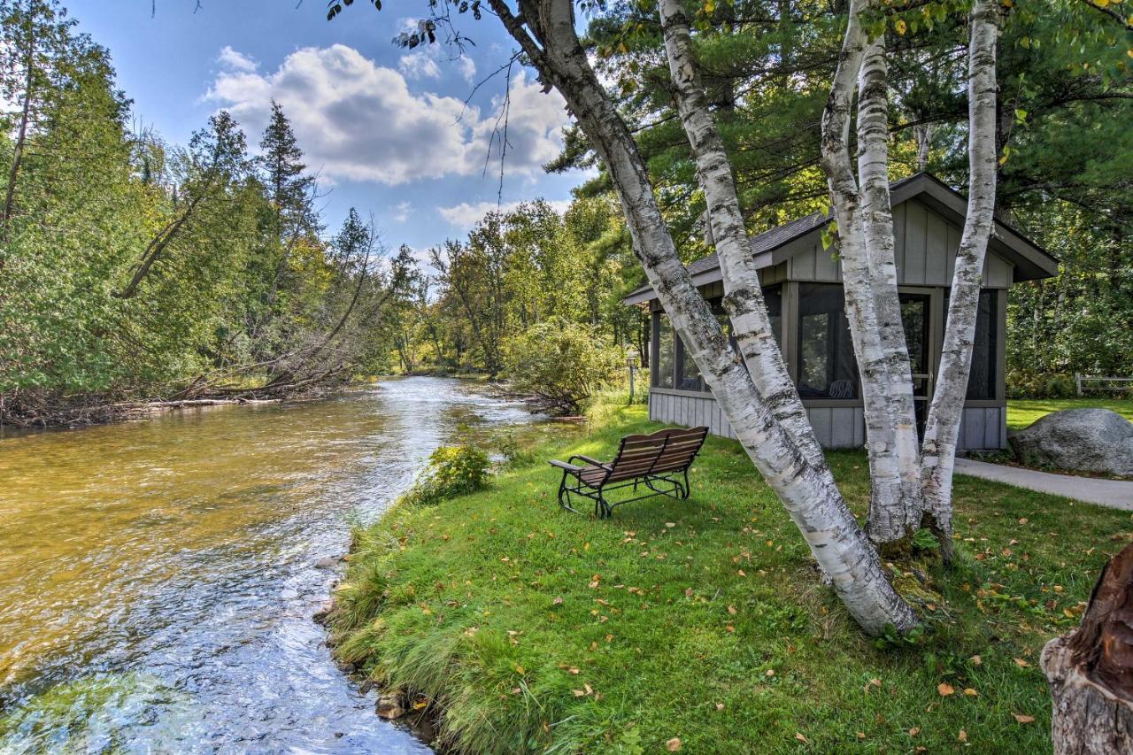Riverfront Traverse City Cabin Fish, Kayak And Tube Ngoại thất bức ảnh