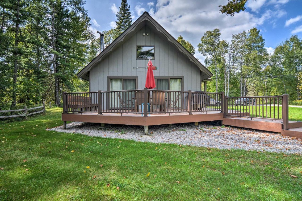 Riverfront Traverse City Cabin Fish, Kayak And Tube Ngoại thất bức ảnh